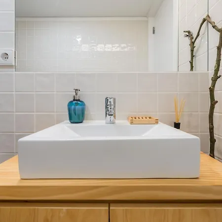 Home In Porto - Cozy 2Br Duplex By Lovelystay