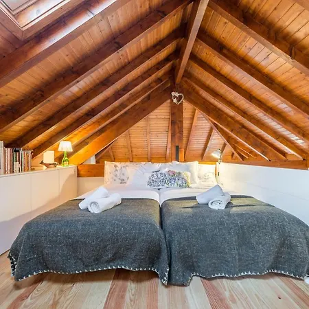 Home In Porto - Cozy 2Br Duplex By Lovelystay * Porto