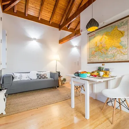 Home In Porto - Cozy 2Br Duplex By Lovelystay